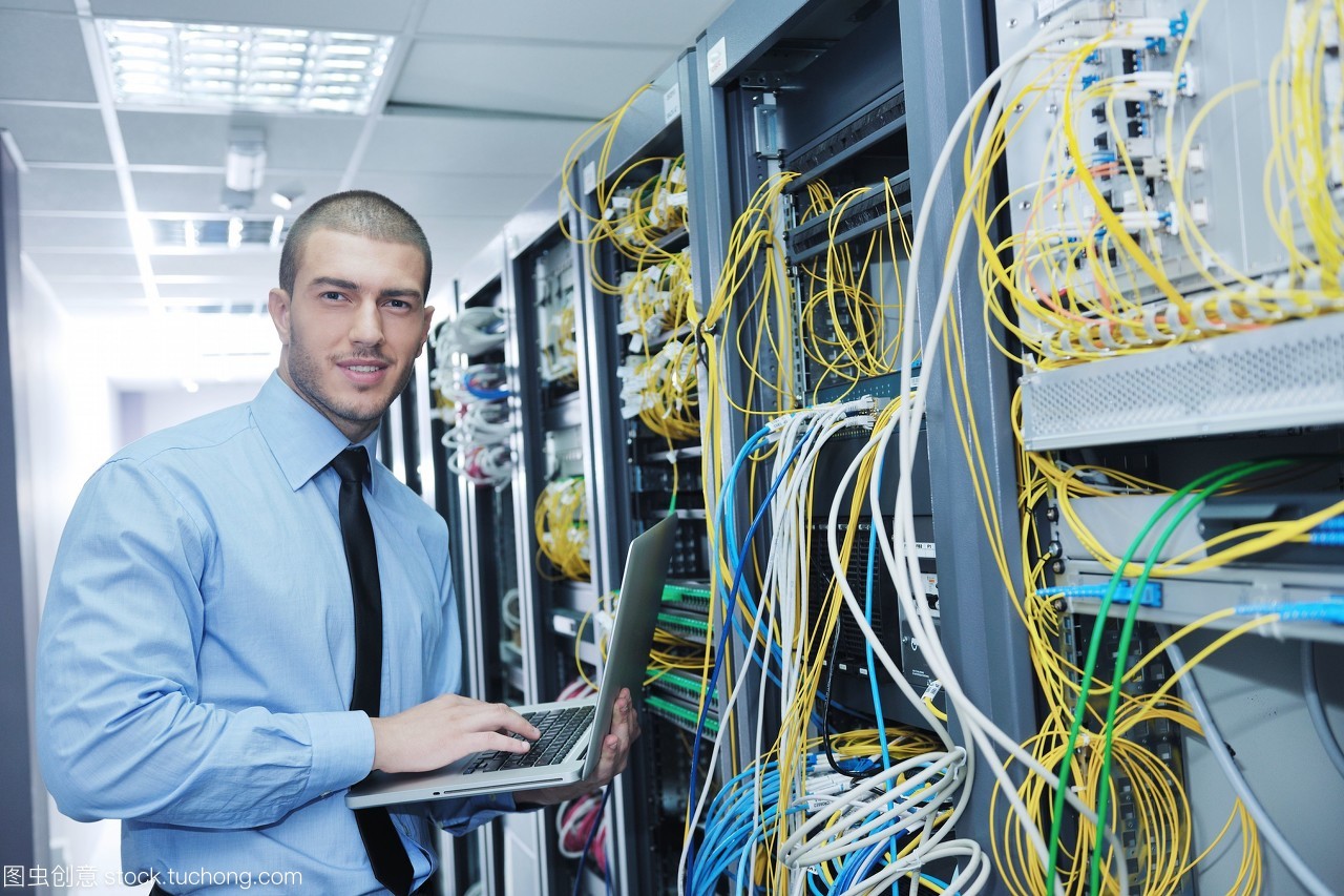 網絡工程師的利器 輕薄鋁筆記本在現代服務器室的應用